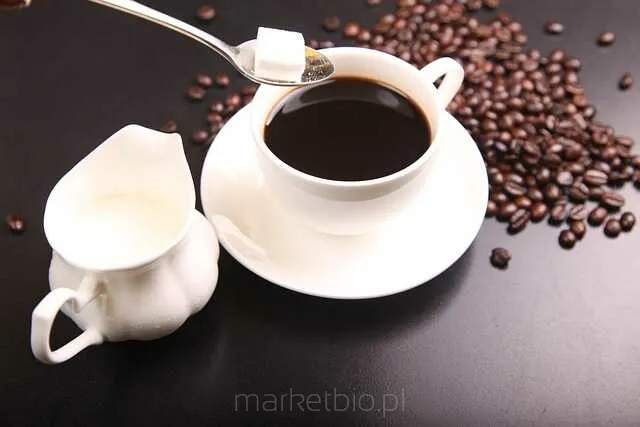 Ziarna kawy Arabica w dużym zbliżeniu, podkreślające ich jakość i aromat